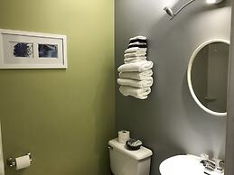 Hush Lodge & Cottages