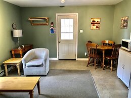 Hush Lodge & Cottages