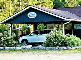 Hush Lodge & Cottages