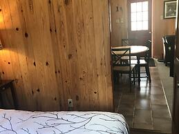 Hush Lodge & Cottages