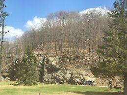 Hush Lodge & Cottages