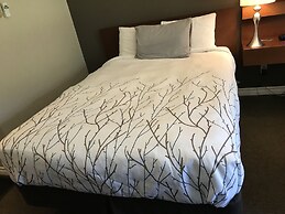 Hush Lodge & Cottages