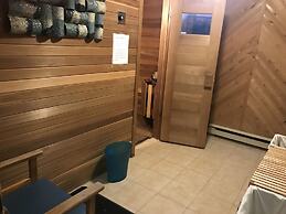 Hush Lodge & Cottages