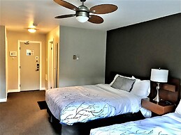 Hush Lodge & Cottages