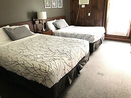 Hush Lodge & Cottages