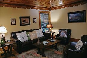 Black Bear Lodge of Sapphire