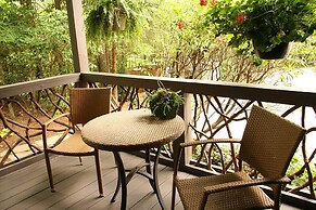 Black Bear Lodge of Sapphire