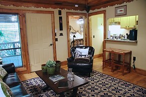 Black Bear Lodge of Sapphire