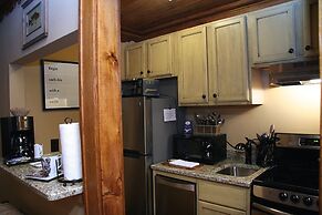 Black Bear Lodge of Sapphire