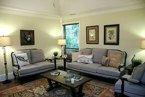 Black Bear Lodge of Sapphire