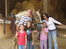Arrowmont Stables & Cabins