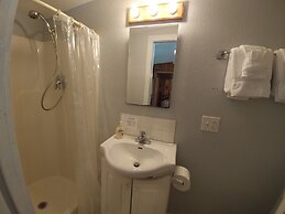 Arrowmont Stables & Cabins