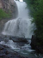 Arrowmont Stables & Cabins