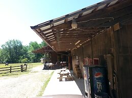 Arrowmont Stables & Cabins