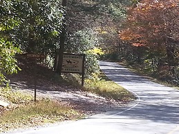 Arrowmont Stables & Cabins