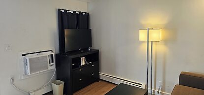 H & H Motor Lodge