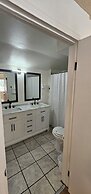 H & H Motor Lodge