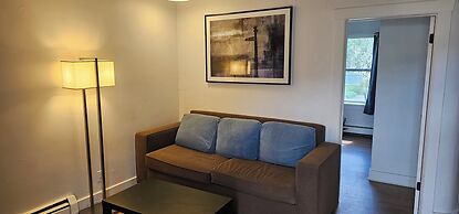H & H Motor Lodge