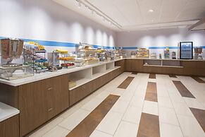Holiday Inn Express & Suites Duluth North - Miller Hill by IHG
