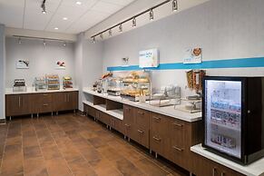 Holiday Inn Express & Suites Duluth North - Miller Hill by IHG