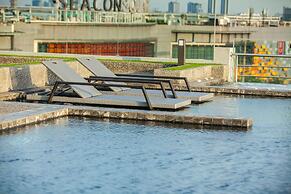 De Botan Srinakarin Hotel & Residence