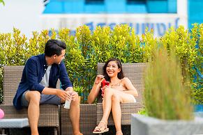 De Botan Srinakarin Hotel & Residence