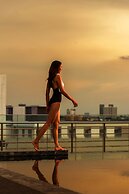 De Botan Srinakarin Hotel & Residence