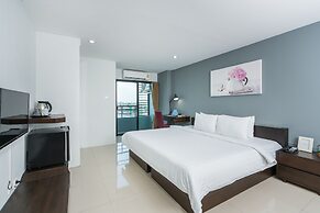 De Botan Srinakarin Hotel & Residence