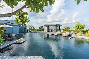 De Botan Srinakarin Hotel & Residence