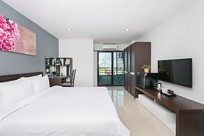 De Botan Srinakarin Hotel & Residence