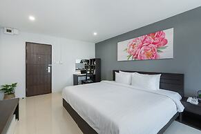 De Botan Srinakarin Hotel & Residence