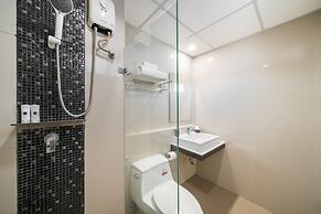 De Botan Srinakarin Hotel & Residence