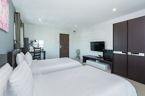 De Botan Srinakarin Hotel & Residence