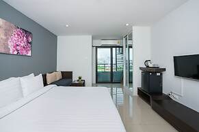 De Botan Srinakarin Hotel & Residence