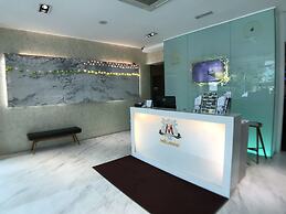 Melange Boutique Hotel