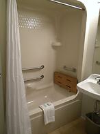 Nader's Motel & Suites