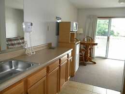 Nader's Motel & Suites