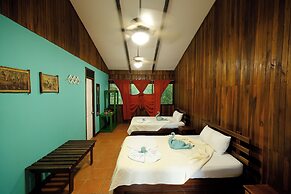 Turtle Beach Lodge