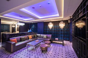 Uher Luxury Resort & Hotel