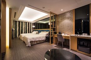 Uher Luxury Resort & Hotel