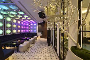 Uher Luxury Resort & Hotel