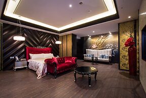 Uher Luxury Resort & Hotel