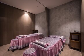 Uher Luxury Resort & Hotel