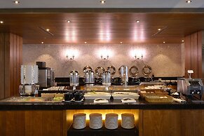 Uher Luxury Resort & Hotel