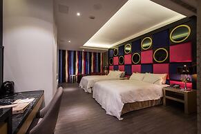 Uher Luxury Resort & Hotel