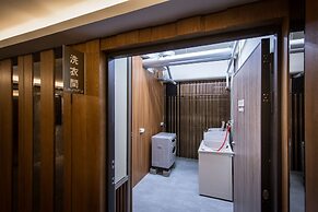 Uher Luxury Resort & Hotel