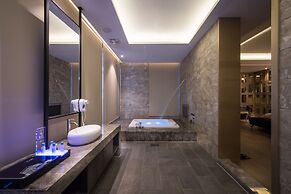 Uher Luxury Resort & Hotel