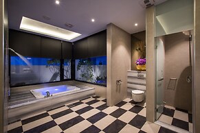 Uher Luxury Resort & Hotel