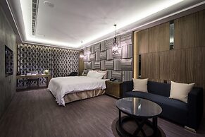 Uher Luxury Resort & Hotel