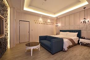 Uher Luxury Resort & Hotel